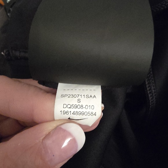 Nike Dry Fit Mid-Rise Cropped Scuba Leggings Womens SM Running Black DQ5908-010 - Picture 11 of 11